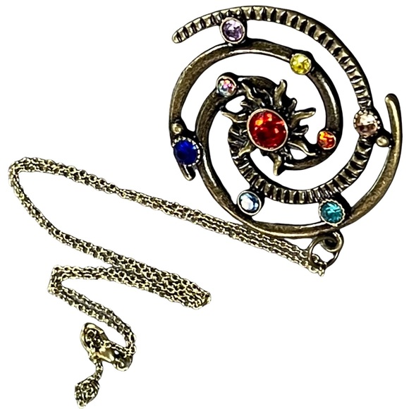 Swirl pendant necklace with sun in the middle with rainbow stones & gold chain - Picture 3 of 5